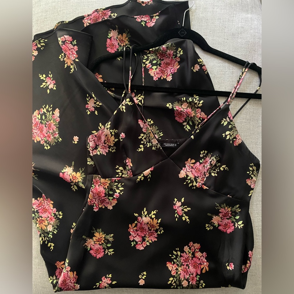 Zara midi dress. Medium